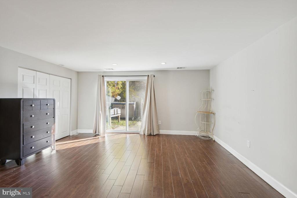 7010 Cipriano Woods Ct