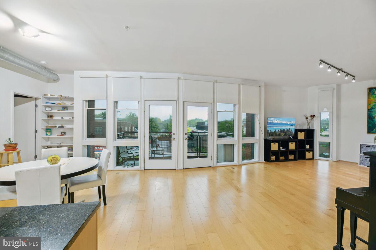 3800 LANGSTON BOULEVARD Unit: 302