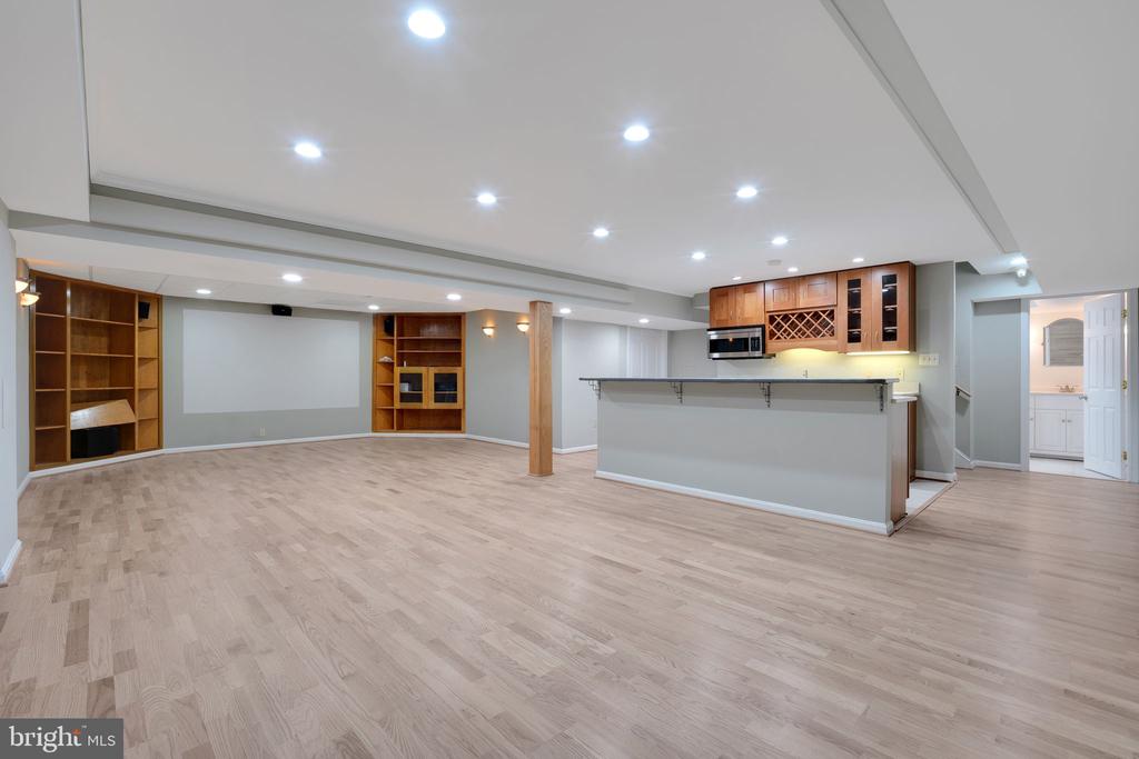 2407 Mare Ln