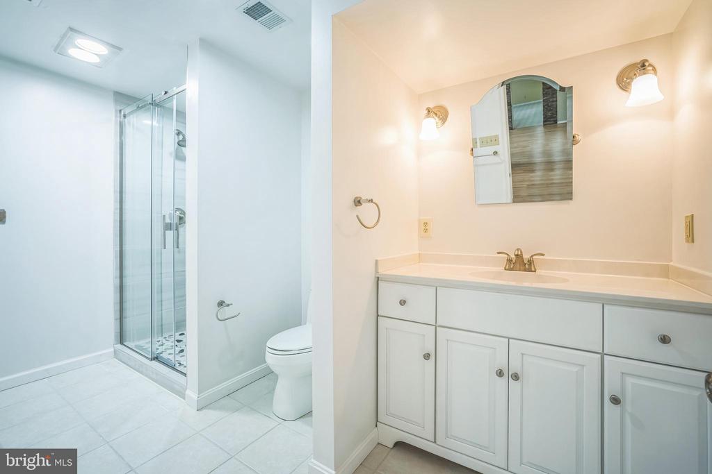2407 Mare Ln