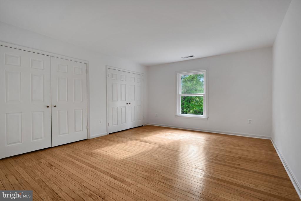 2407 Mare Ln