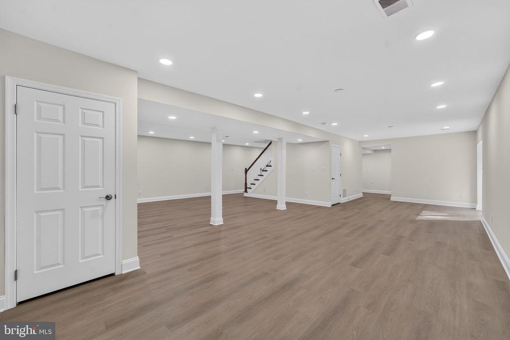 7122 IVAKOTA ROAD
