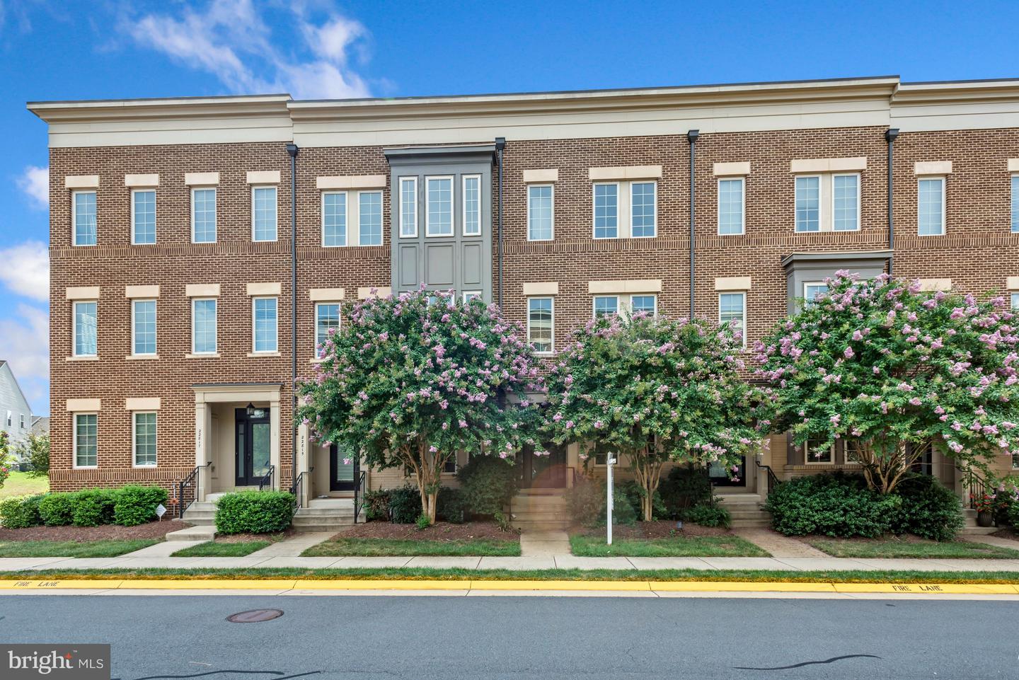 22813 BREEZY HOLLOW DRIVE