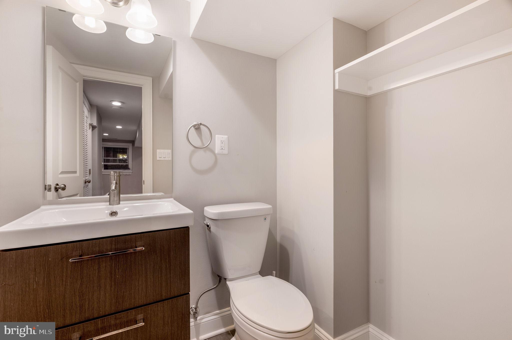 221 Longfellow St NW