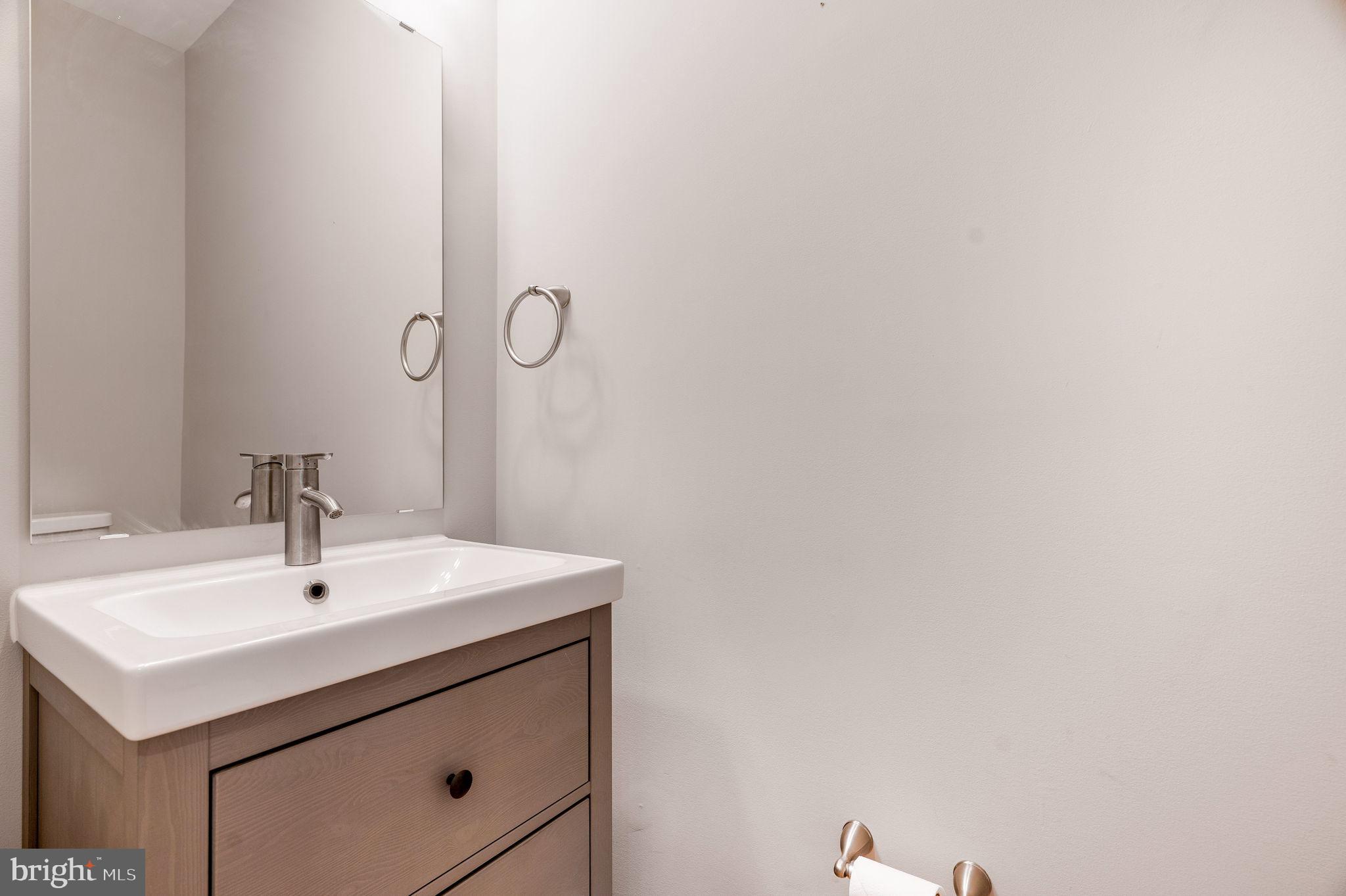 221 Longfellow St NW