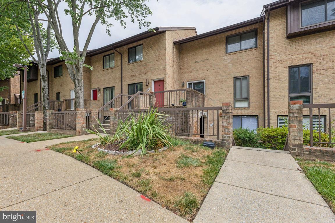 3047 Hawthorne Dr NE #3047