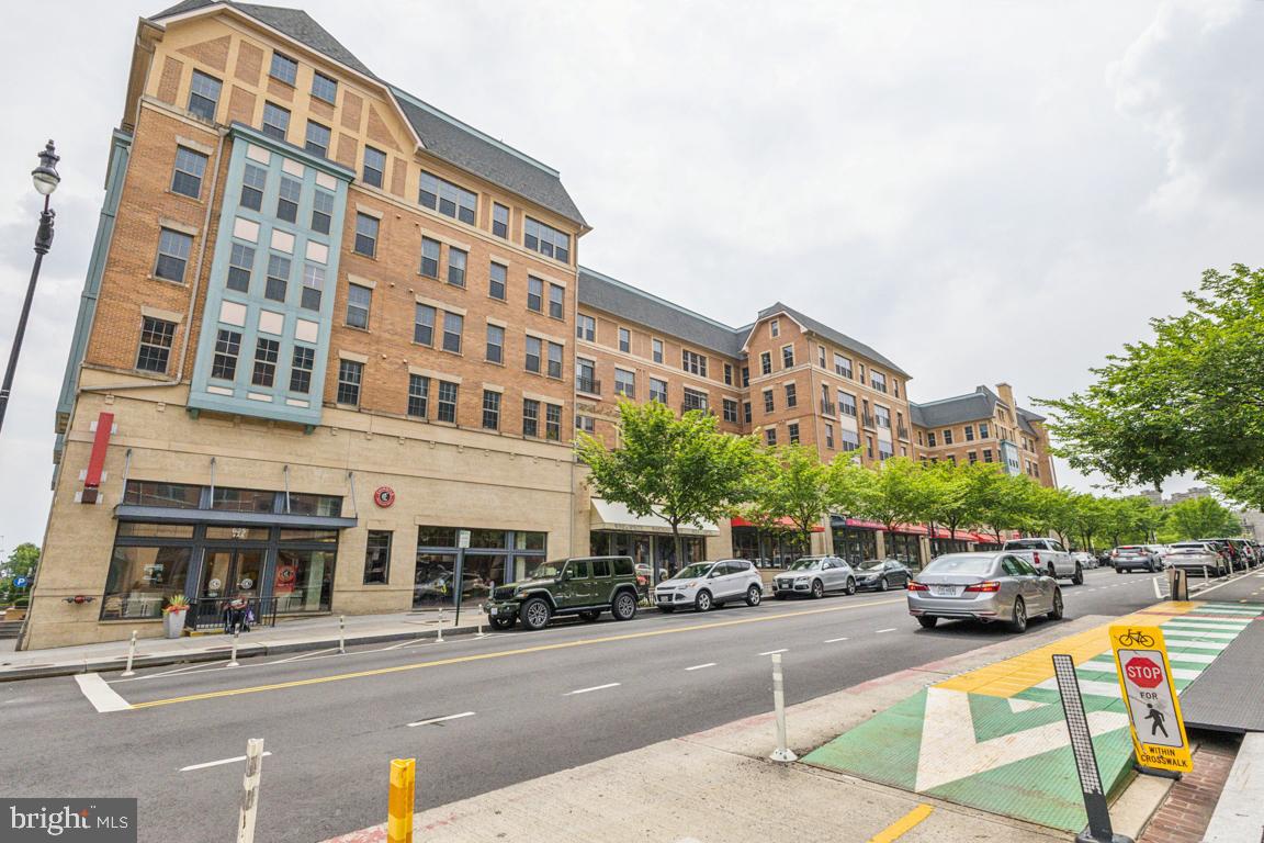 3047 Hawthorne Dr NE #3047