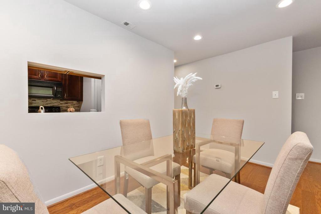 3047 Hawthorne Dr NE #3047