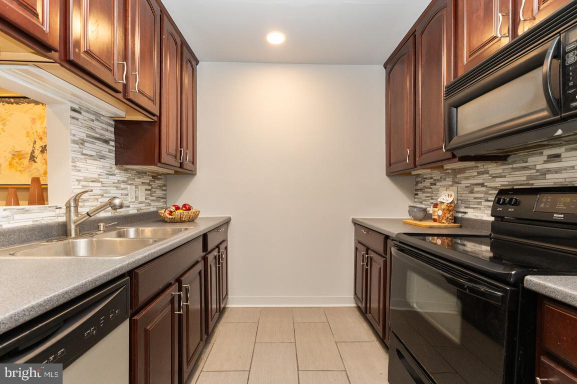 3047 Hawthorne Dr NE #3047