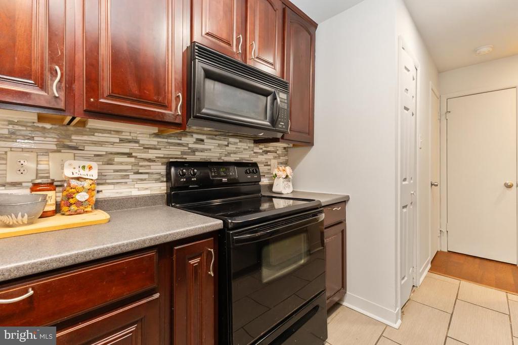 3047 Hawthorne Dr NE #3047