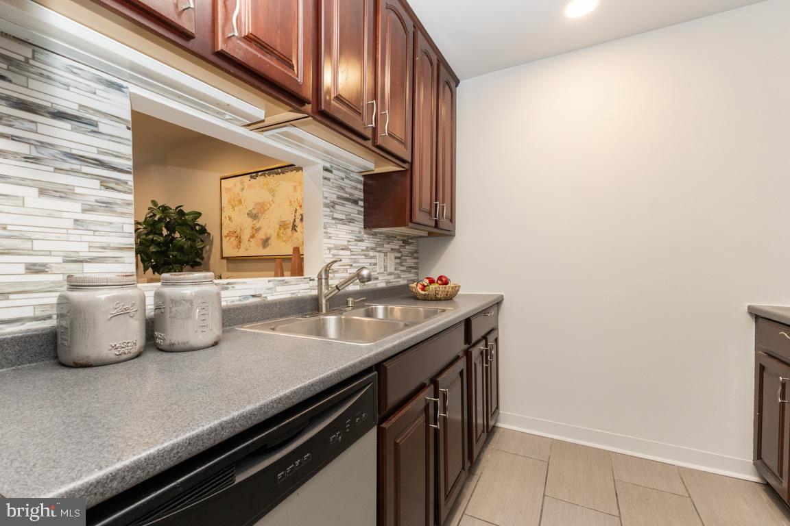 3047 Hawthorne Dr NE #3047