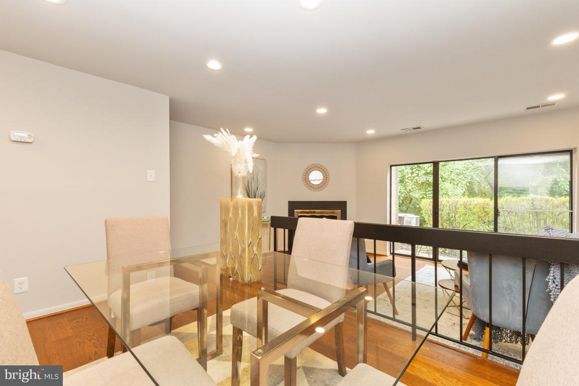 3047 Hawthorne Dr NE #3047