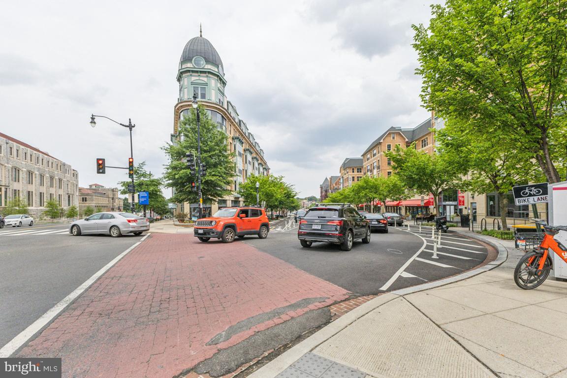 3047 Hawthorne Dr NE #3047
