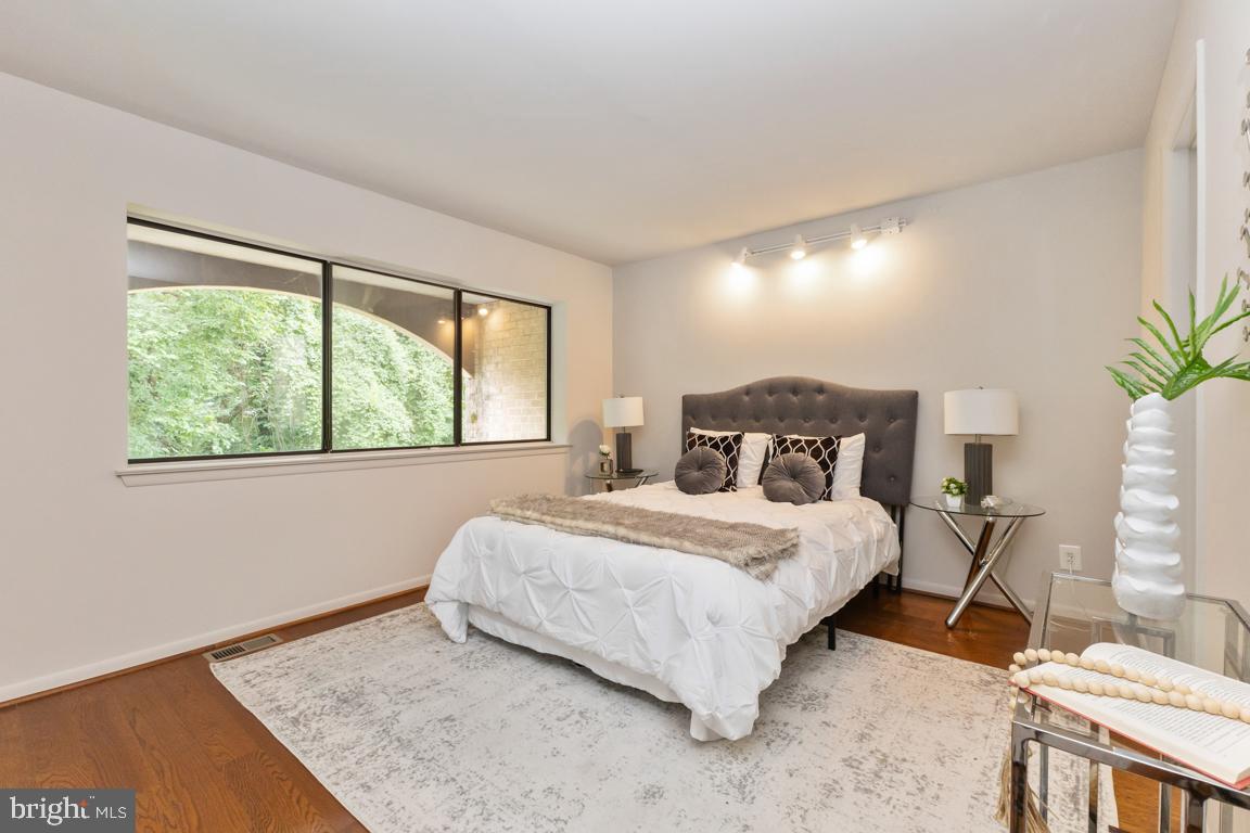 3047 Hawthorne Dr NE #3047