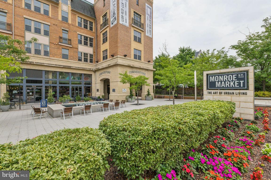 3047 Hawthorne Dr NE #3047