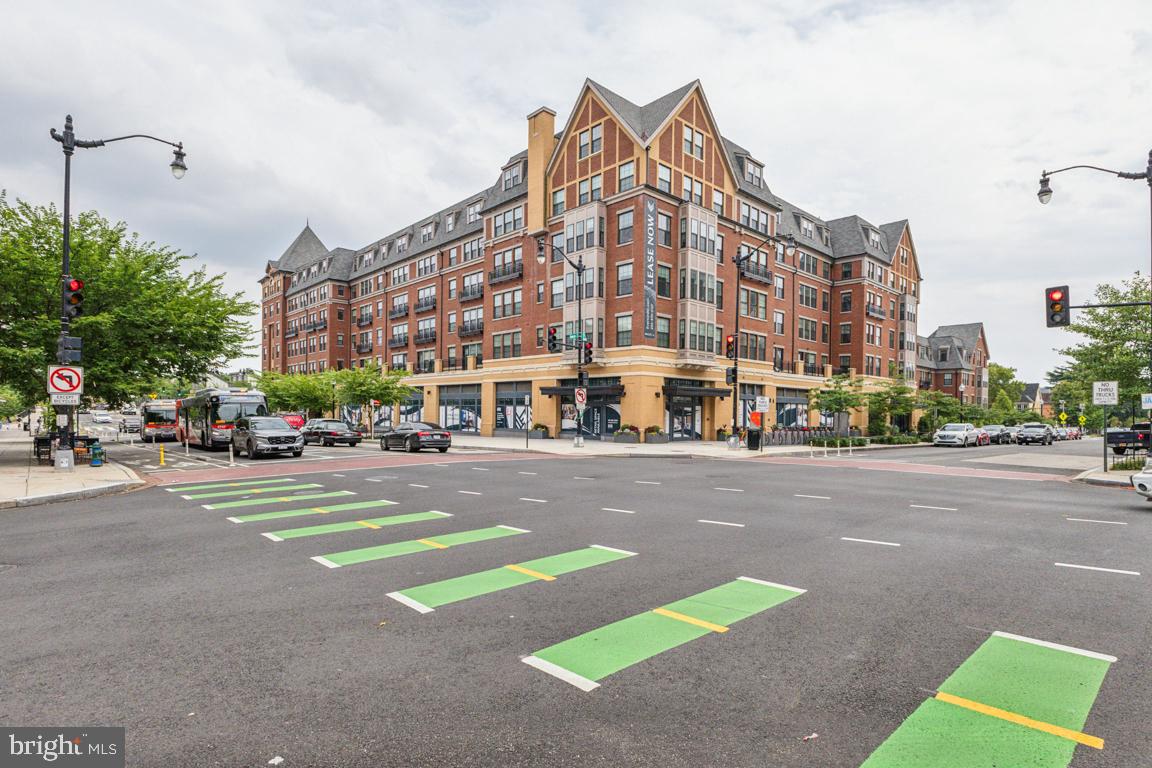 3047 Hawthorne Dr NE #3047