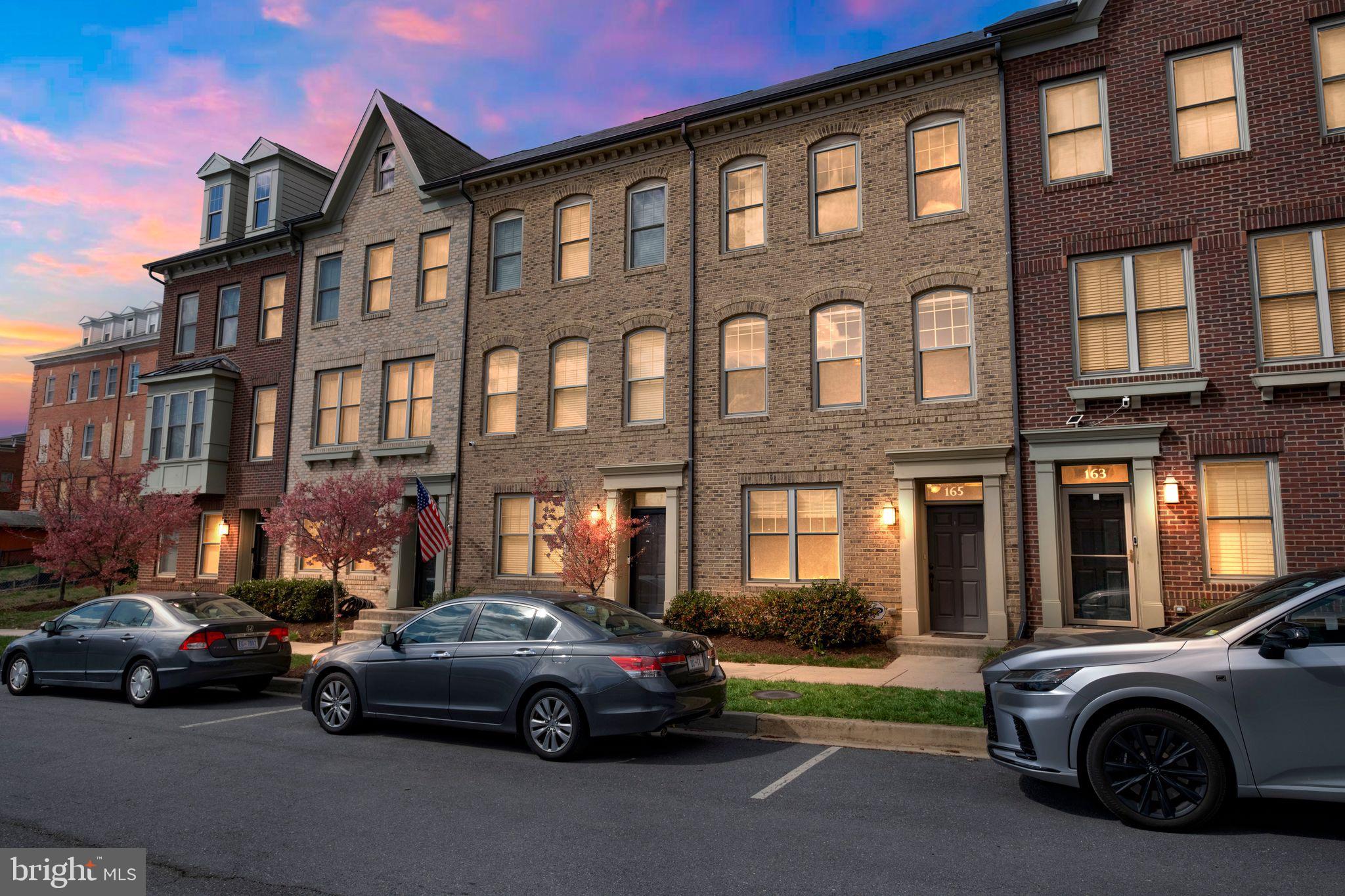 165 CONCORD PLACE NE