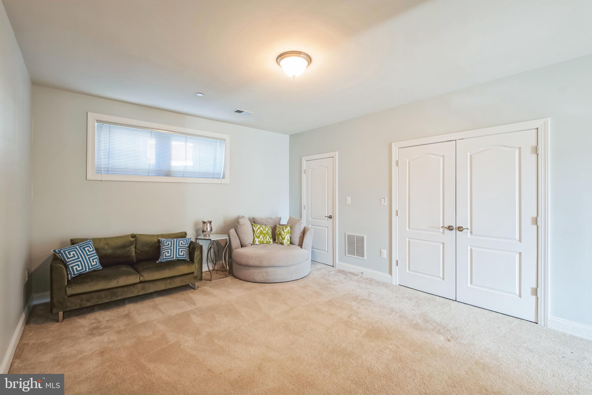 165 CONCORD PLACE NE