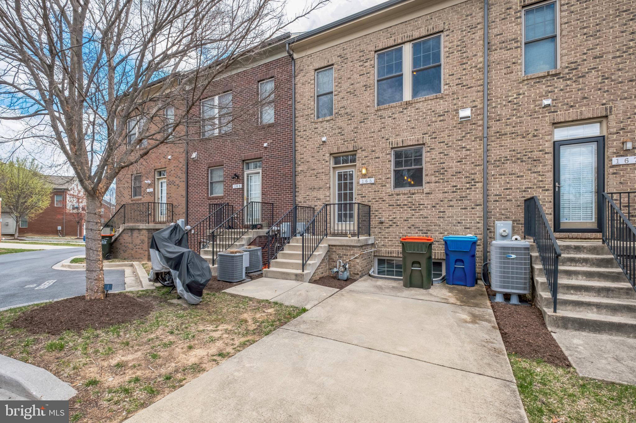165 CONCORD PLACE NE