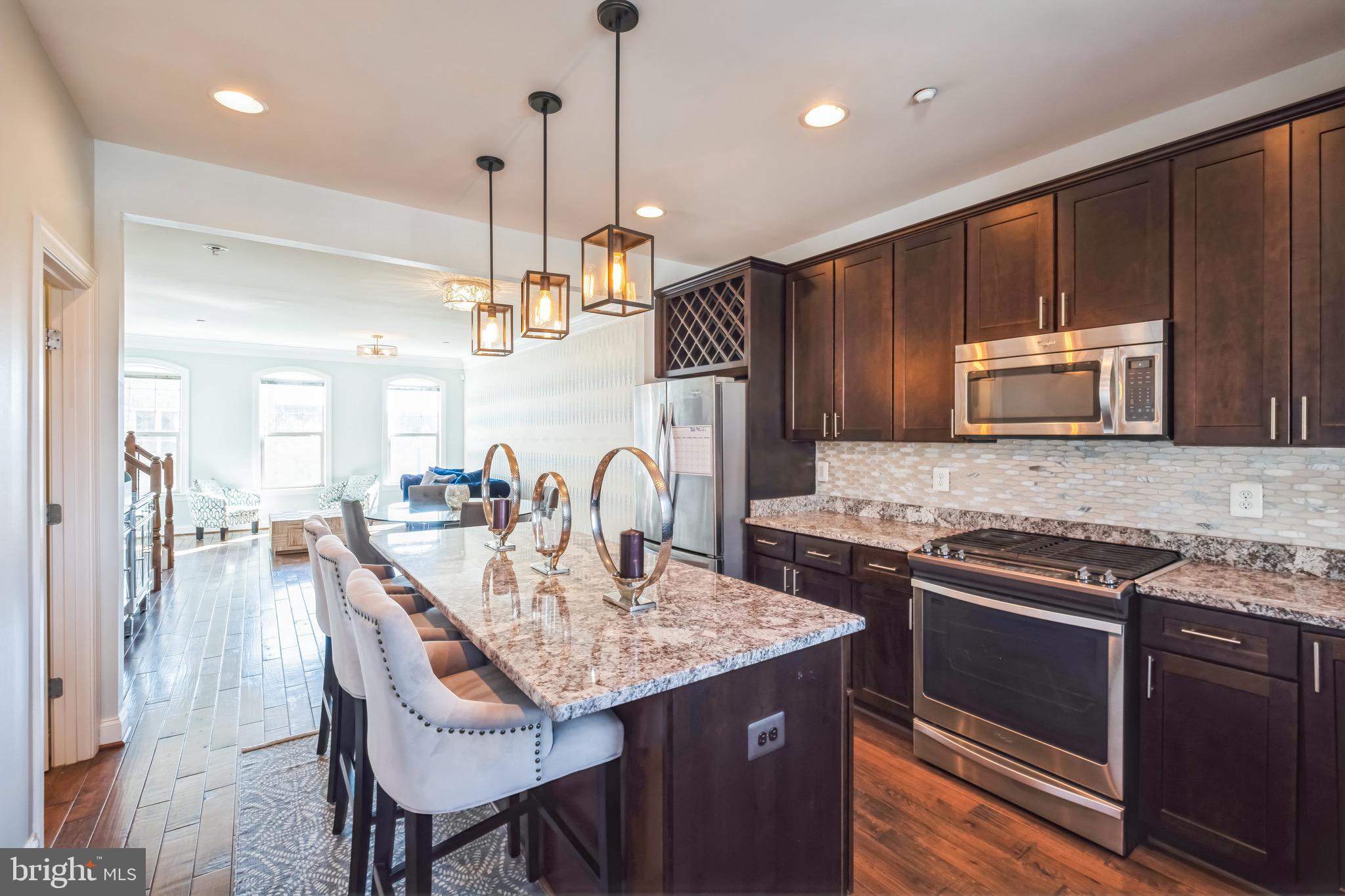 165 CONCORD PLACE NE