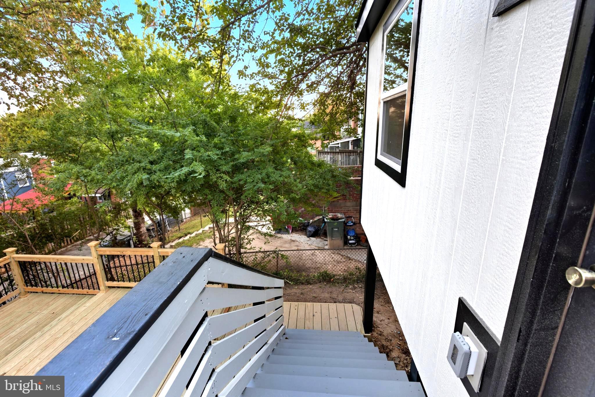 5813 3RD STREET NE