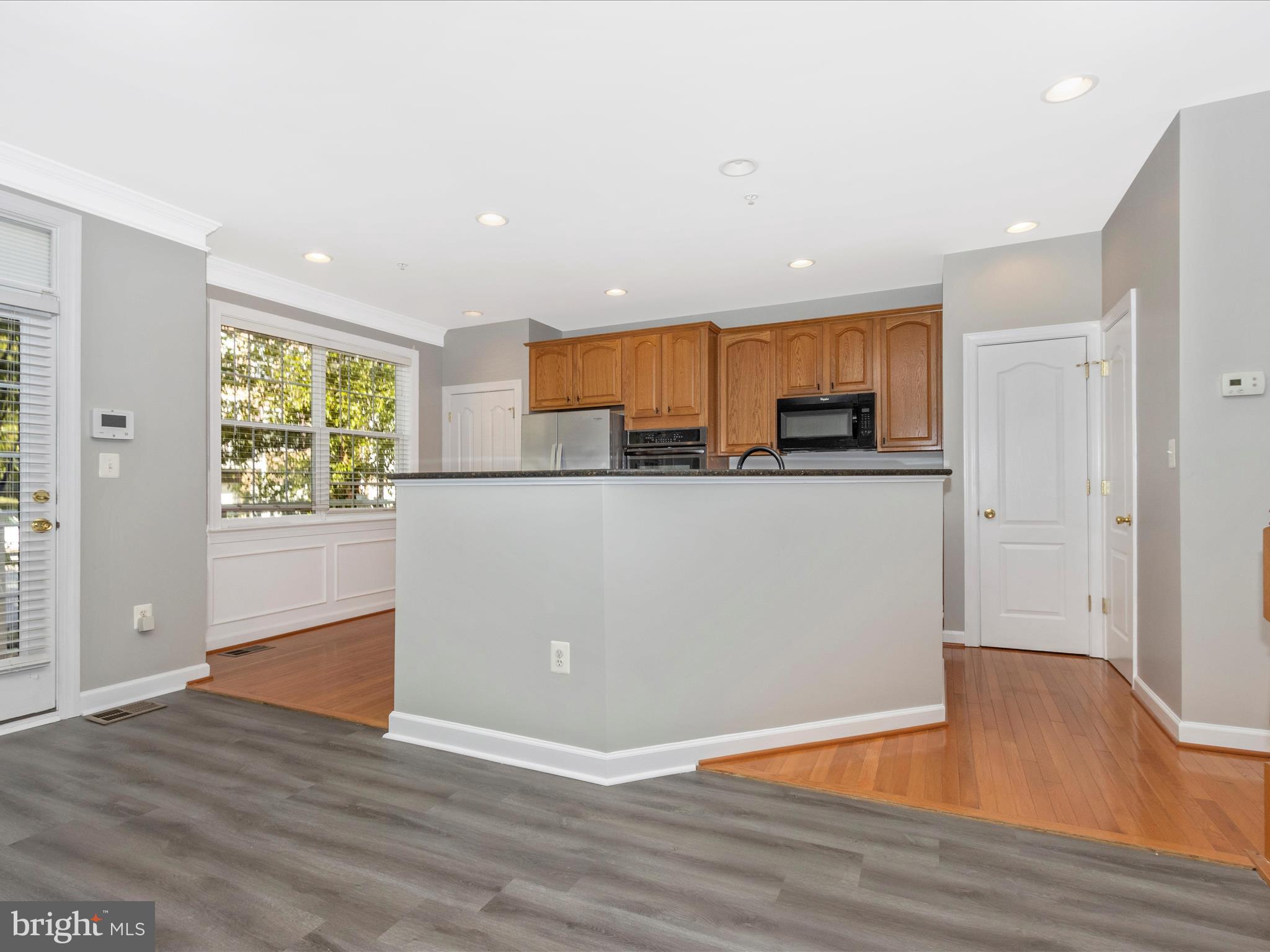 3526 Carriage Walk Ln #37-D