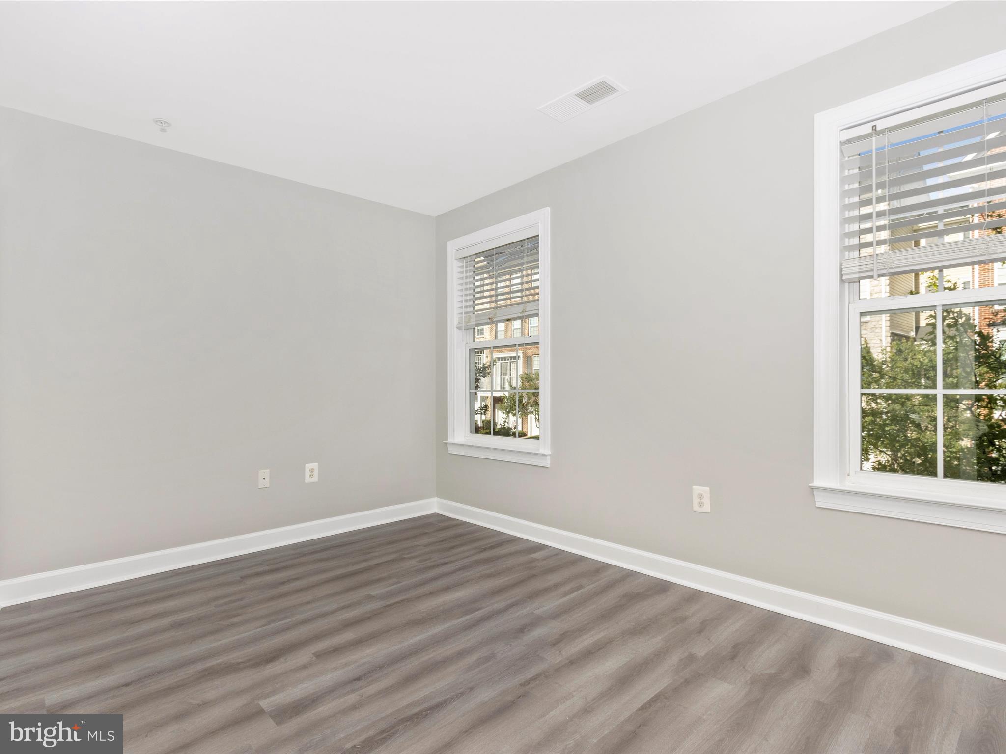 3526 Carriage Walk Ln #37-D