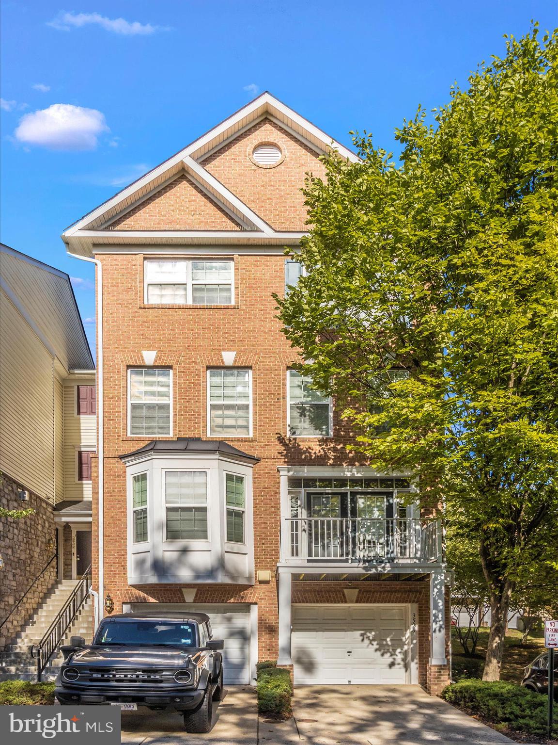 3526 Carriage Walk Ln #37-D