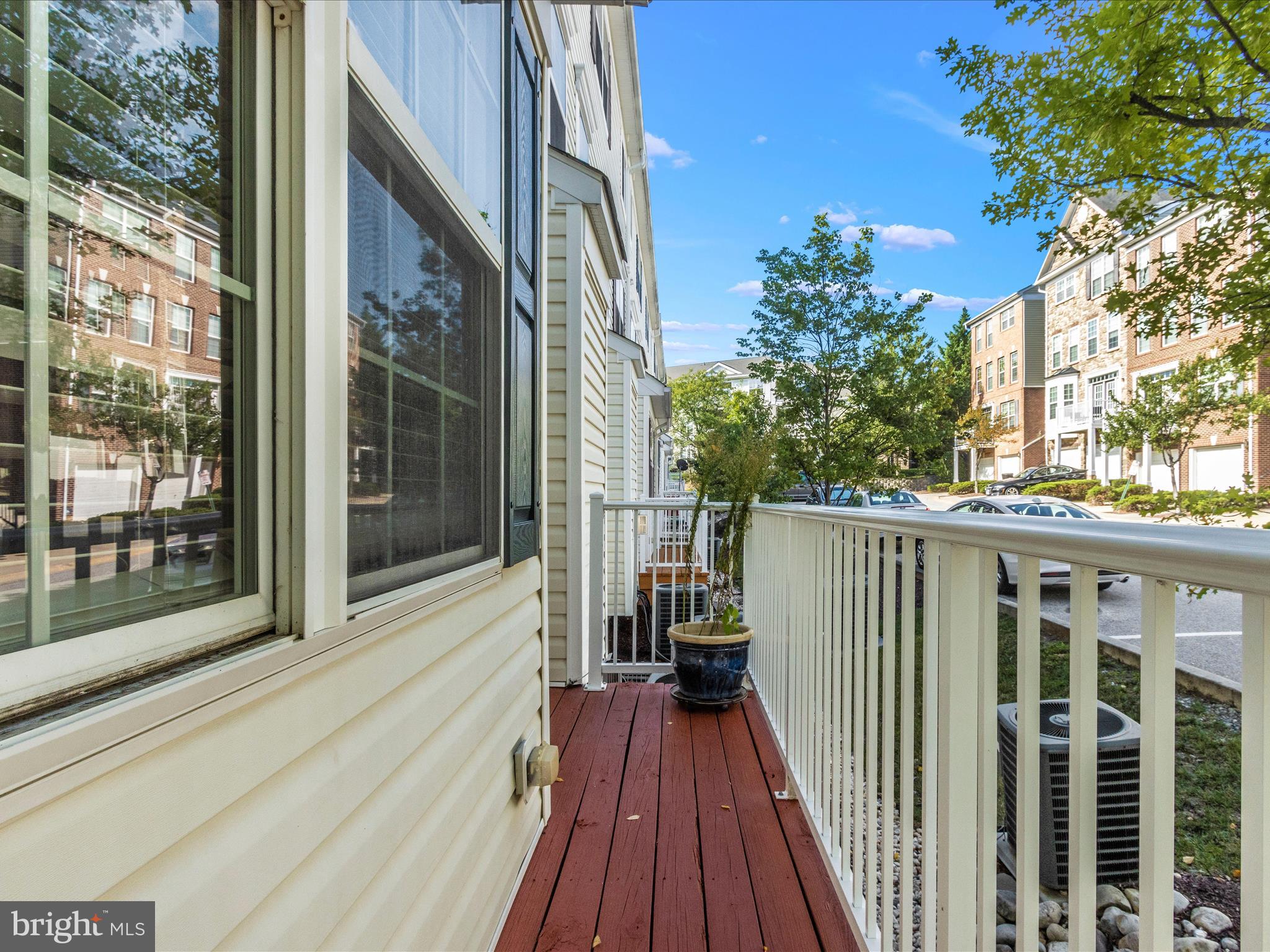 3526 Carriage Walk Ln #37-D