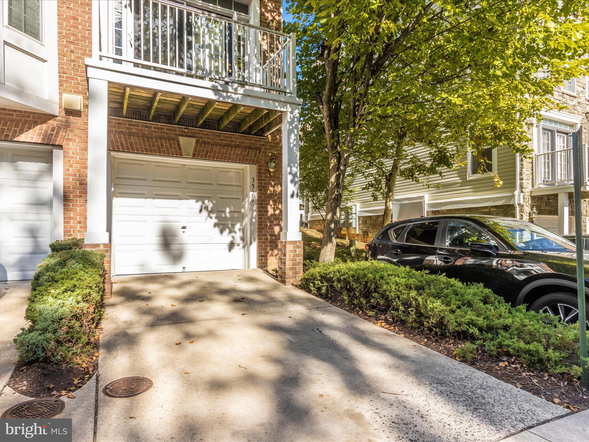 3526 Carriage Walk Ln #37-D