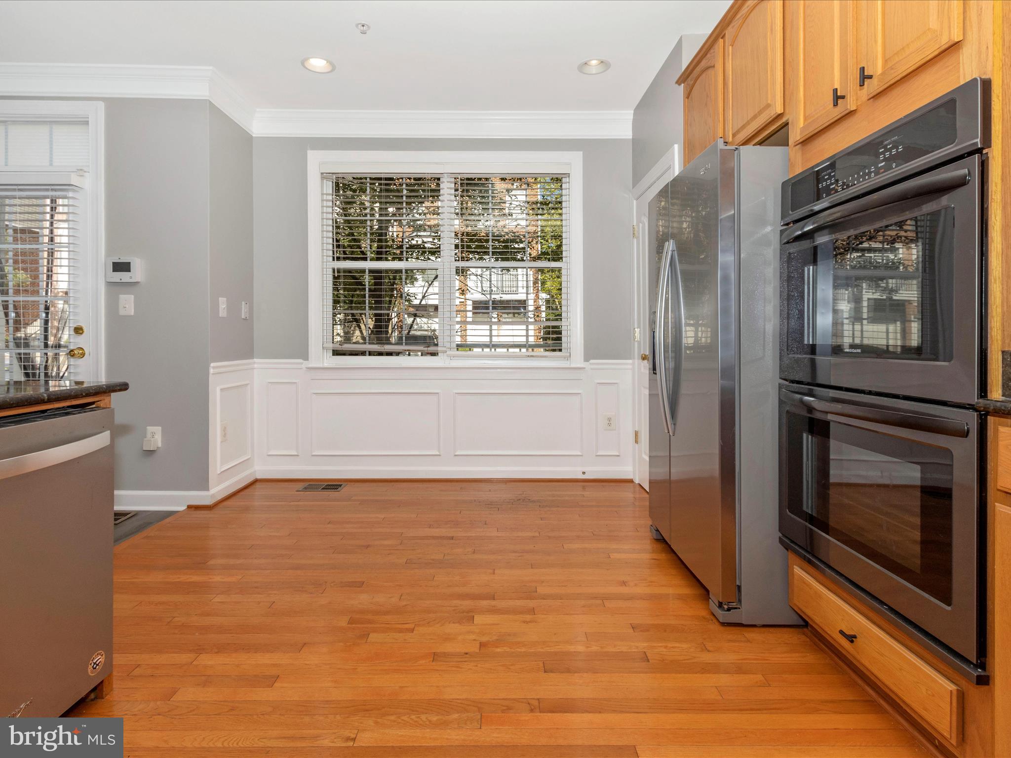 3526 Carriage Walk Ln #37-D