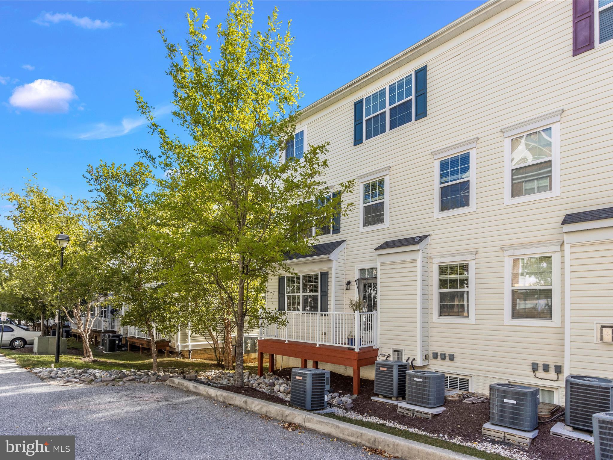 3526 Carriage Walk Ln #37-D