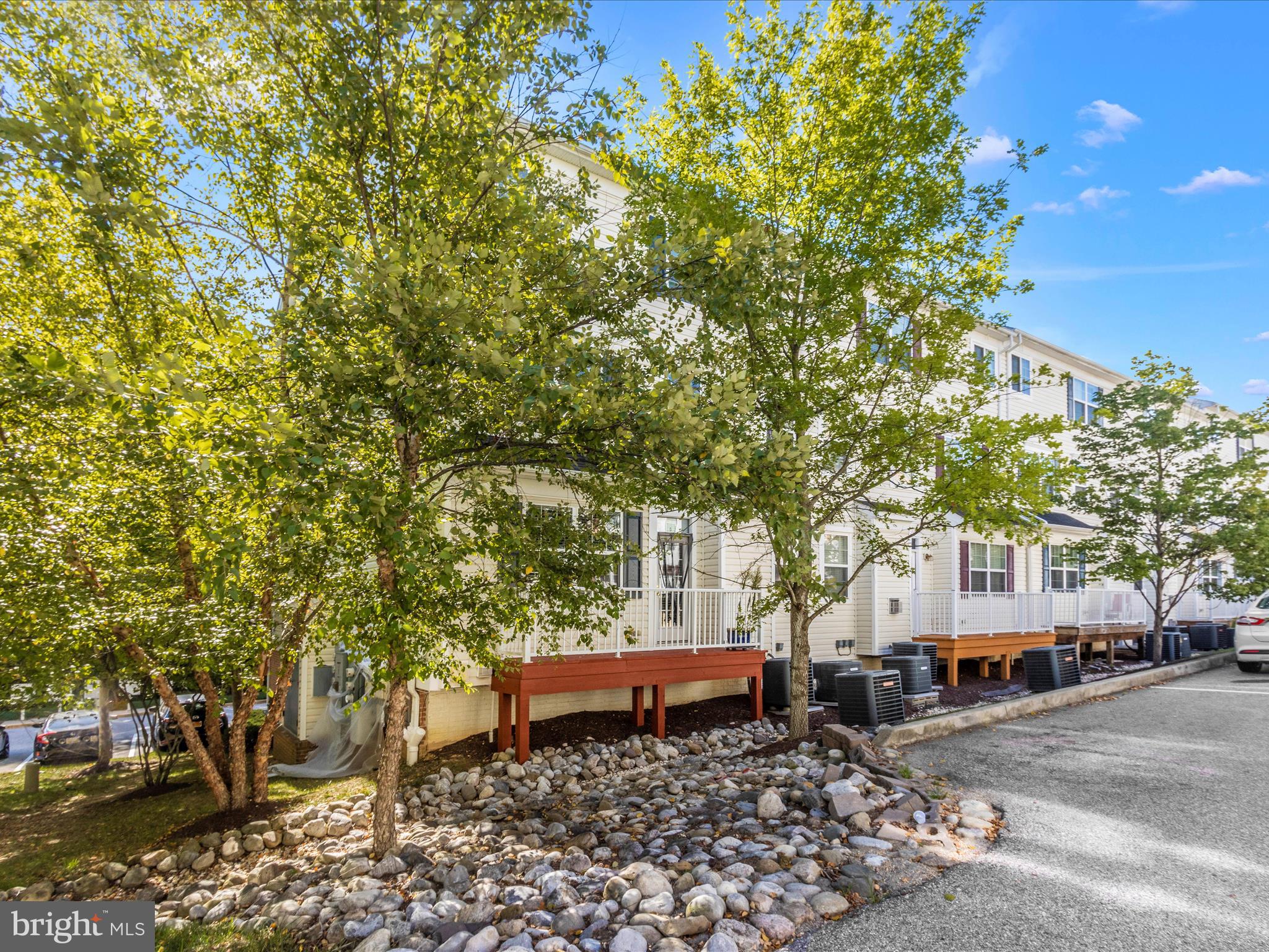 3526 Carriage Walk Ln #37-D