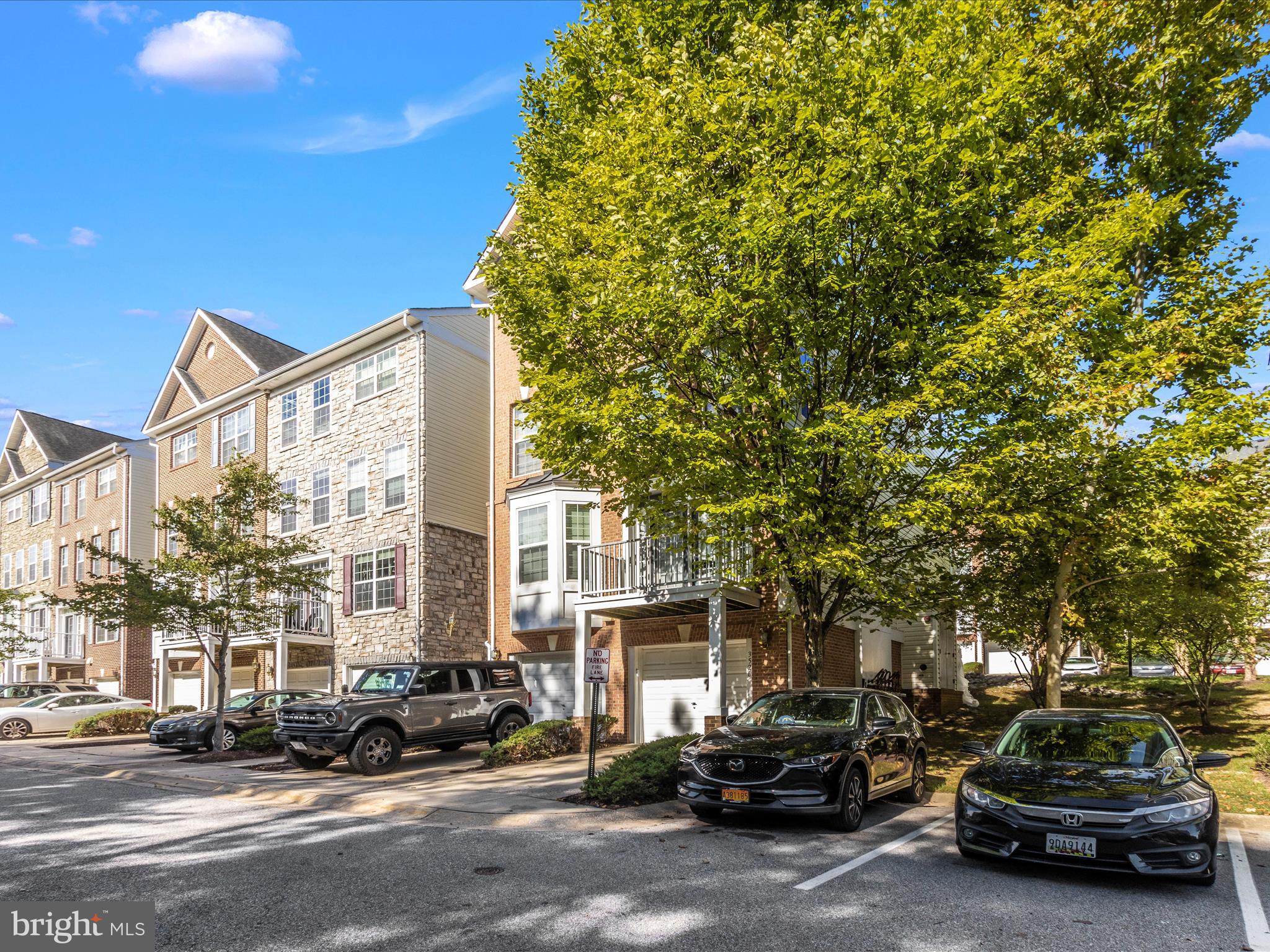 3526 Carriage Walk Ln #37-D