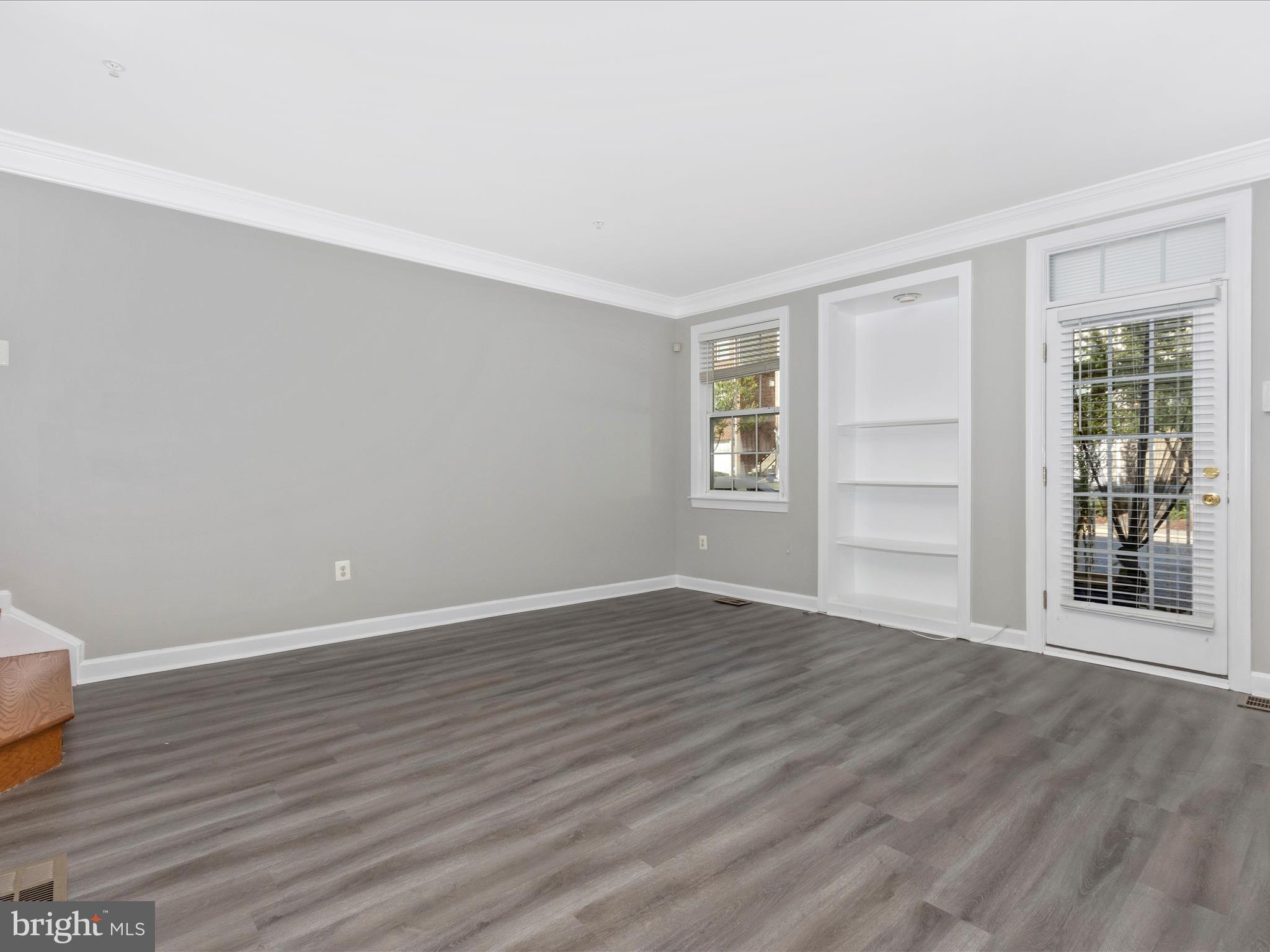 3526 Carriage Walk Ln #37-D