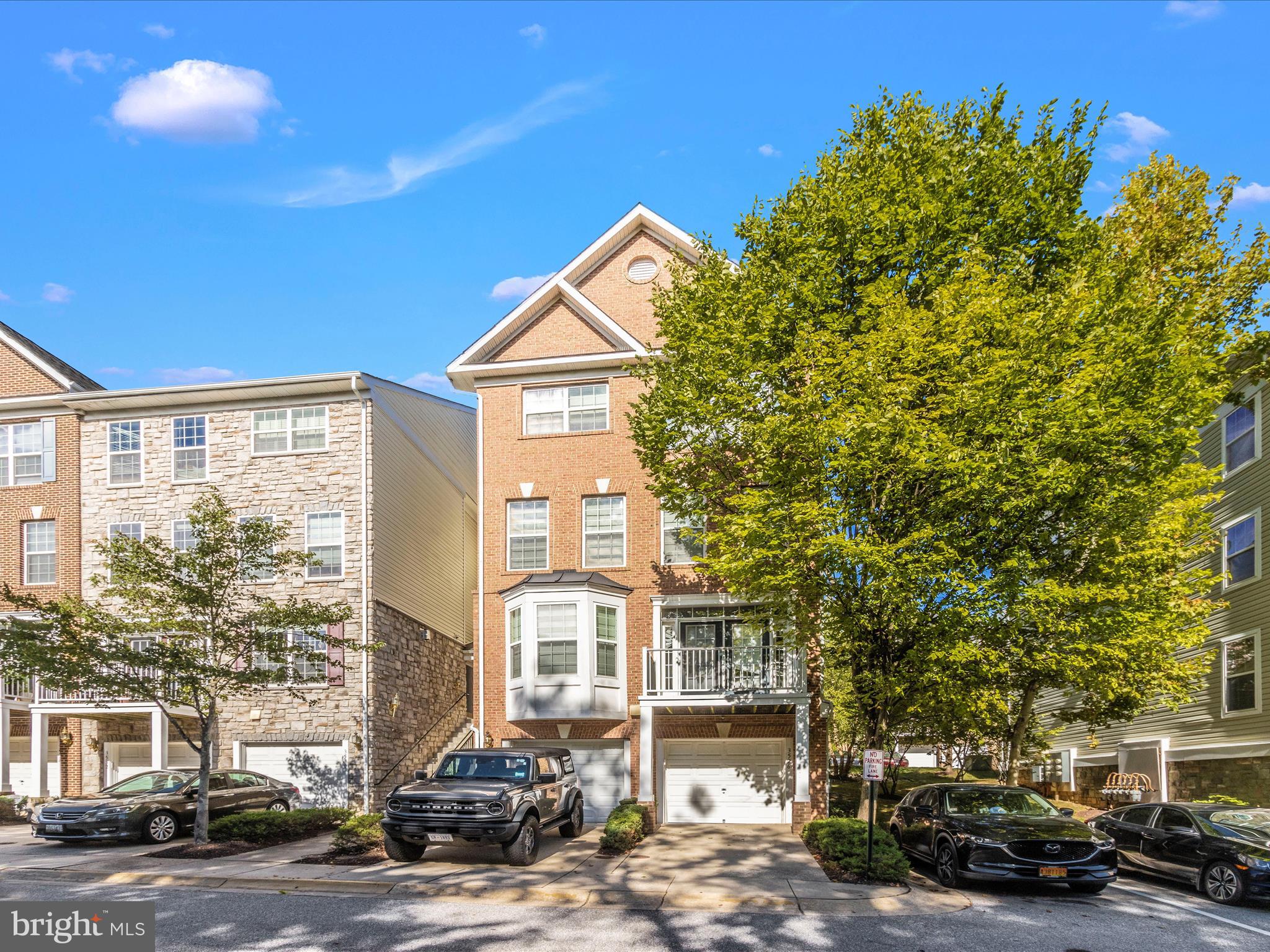 3526 Carriage Walk Ln #37-D