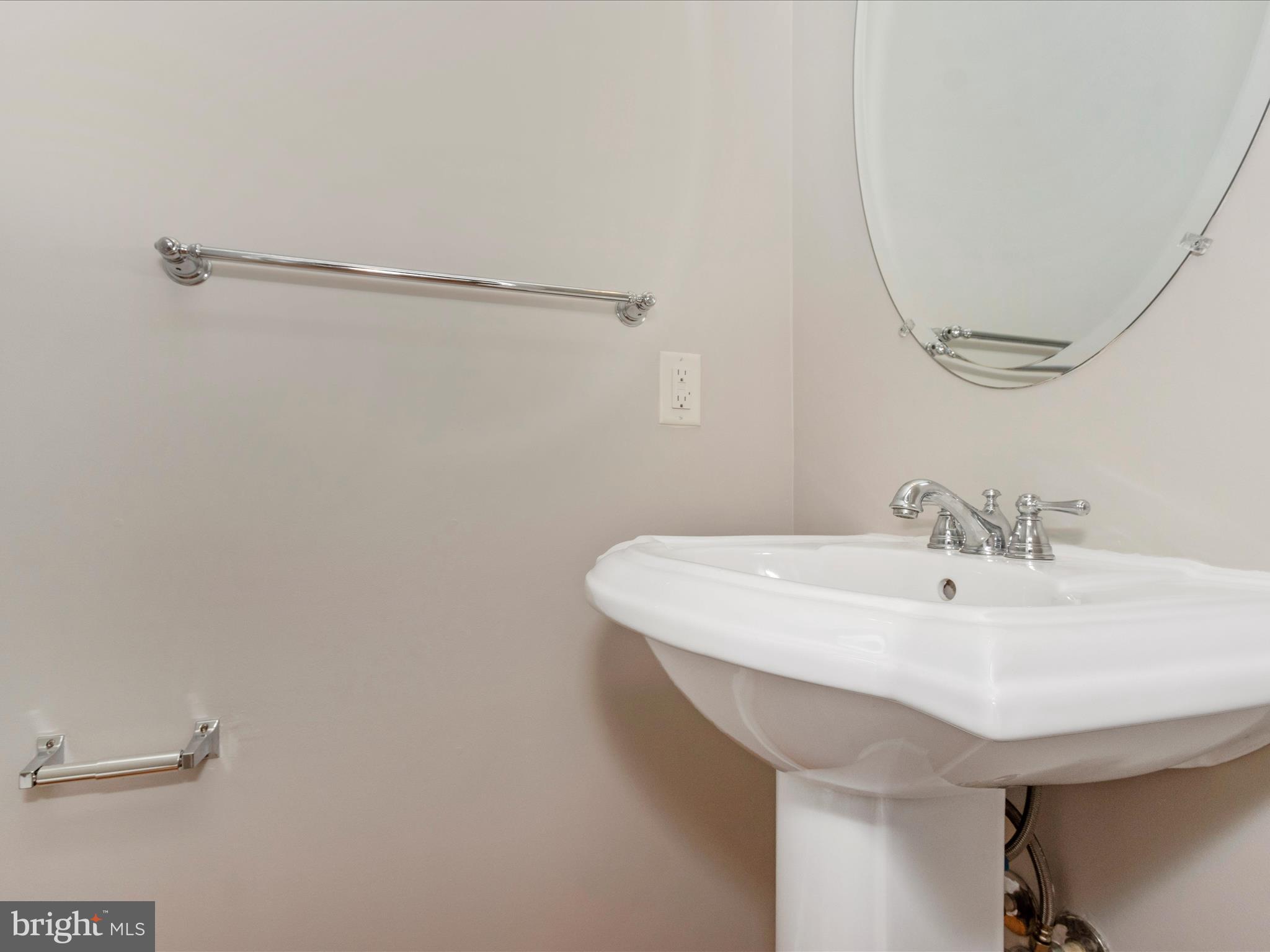 3526 Carriage Walk Ln #37-D