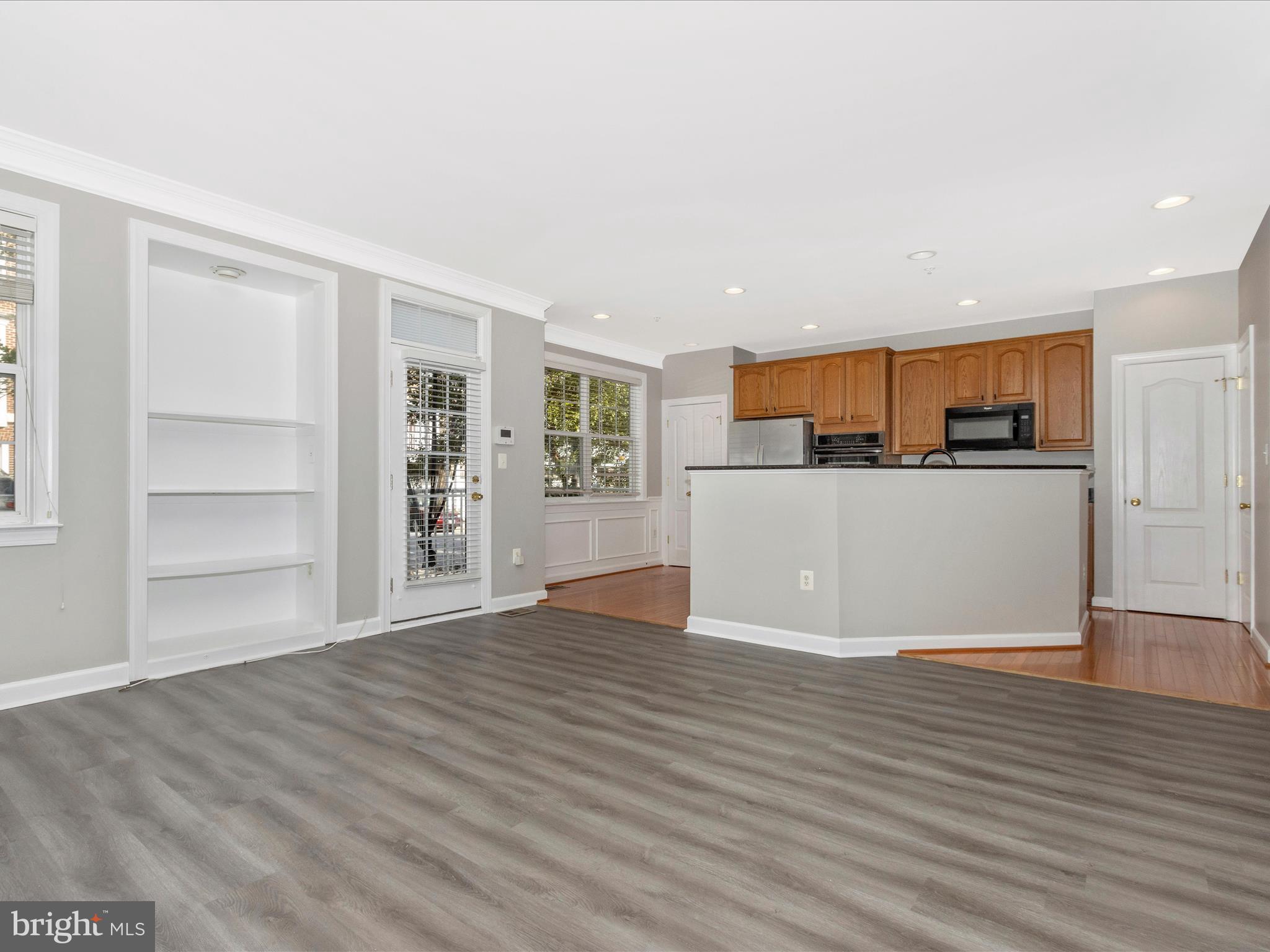 3526 Carriage Walk Ln #37-D