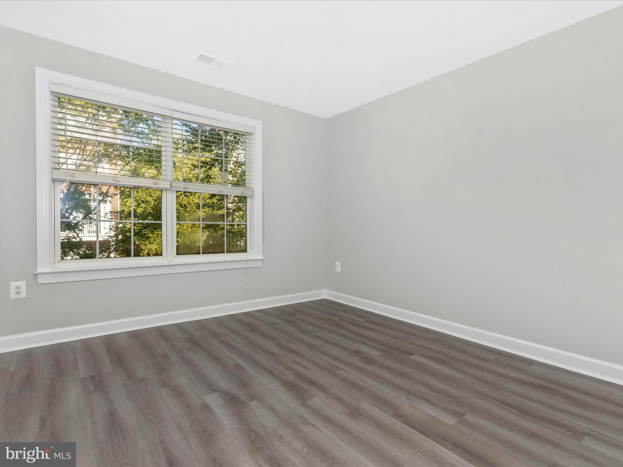 3526 Carriage Walk Ln #37-D