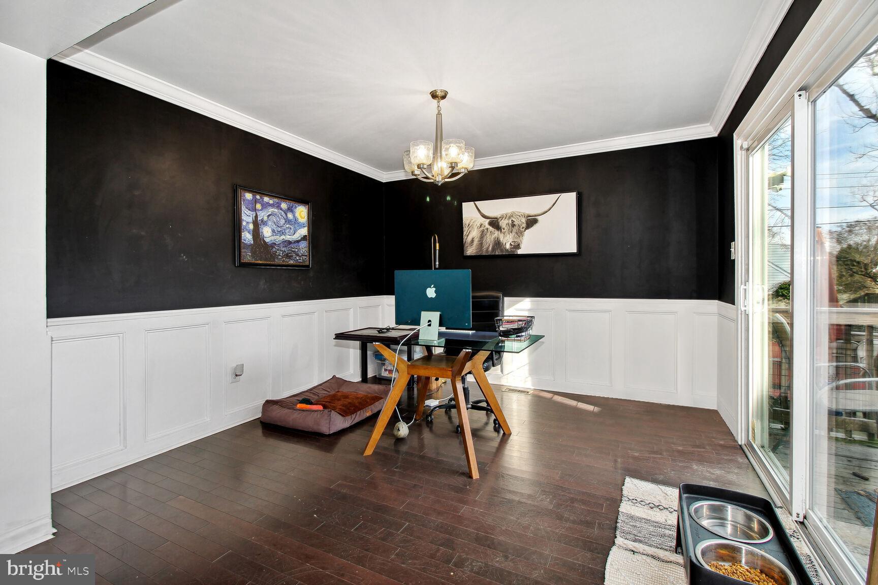 2318 Ivy Ave