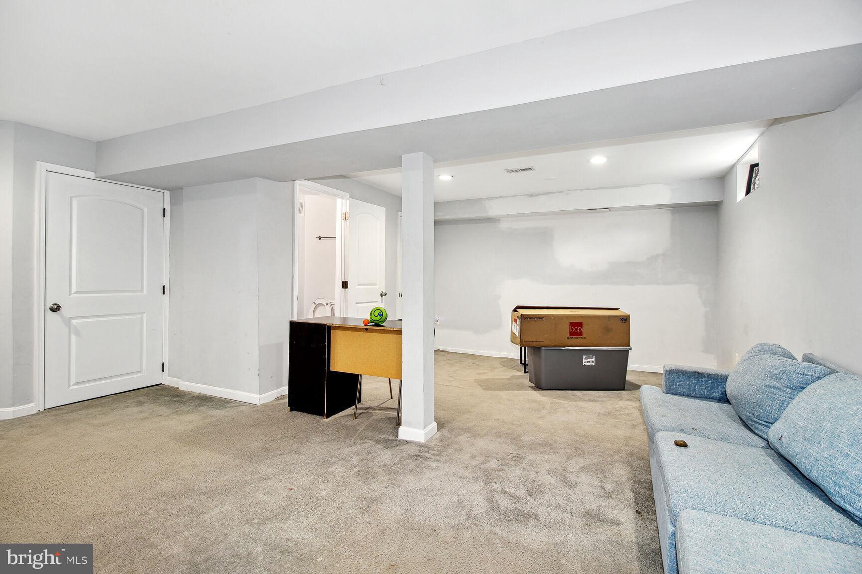 2318 Ivy Ave