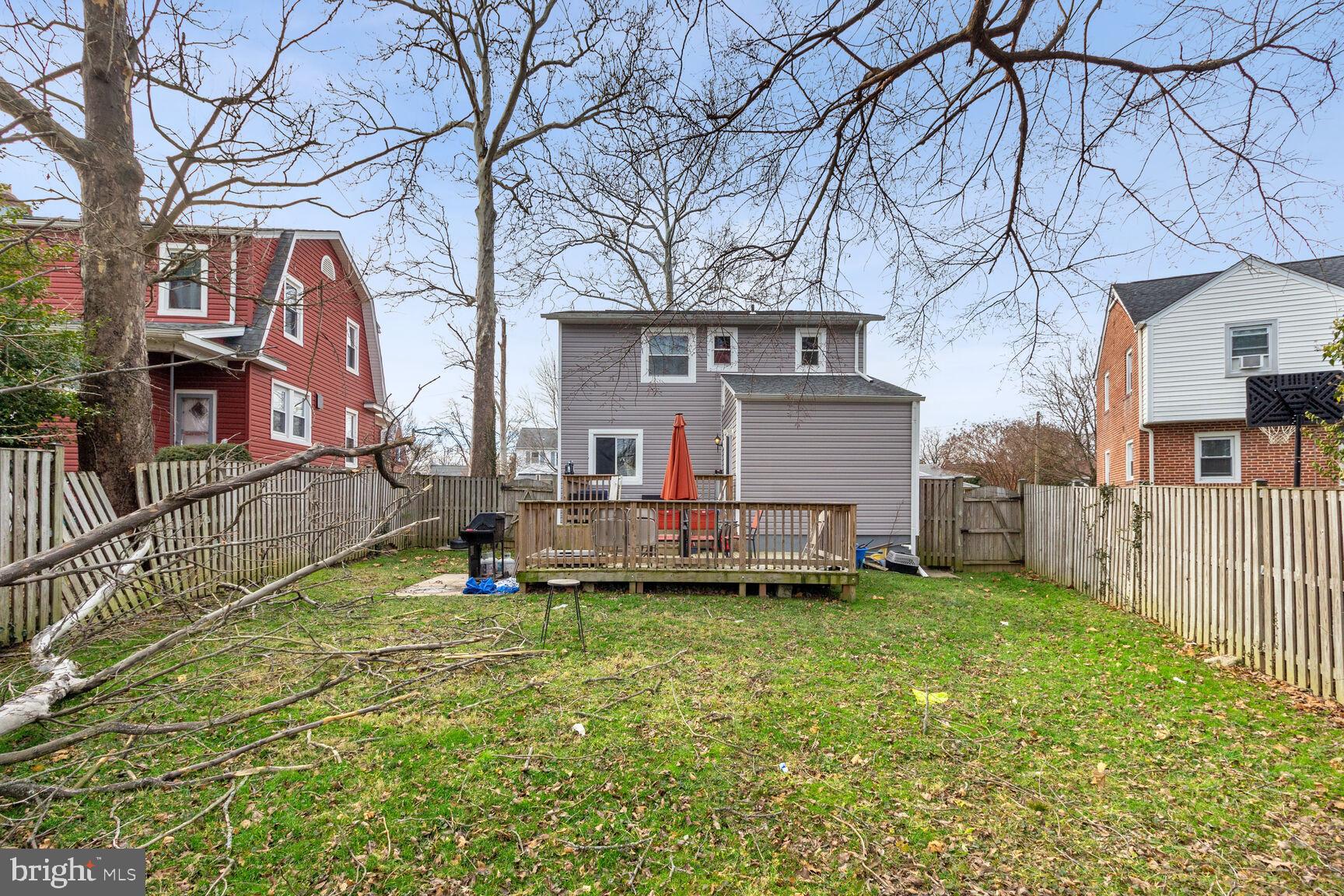 2318 Ivy Ave