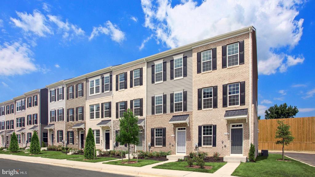 19614 Village Walk Dr