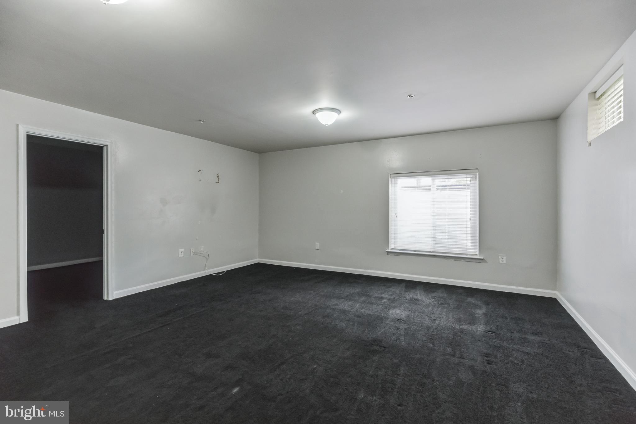 15708 Chadsey Ln
