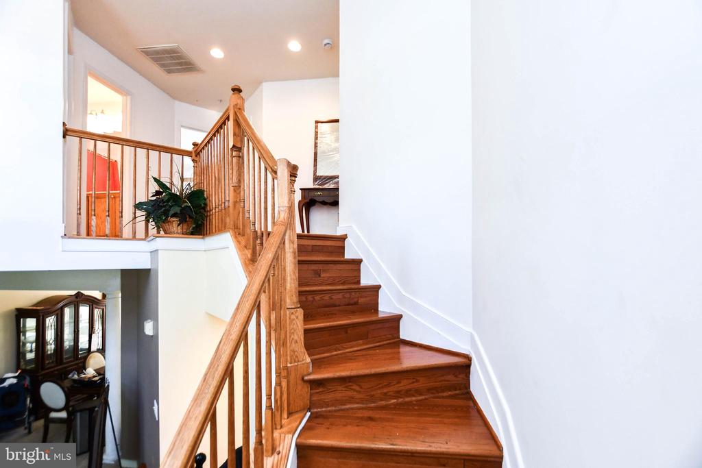 3207 Valley Forest Dr