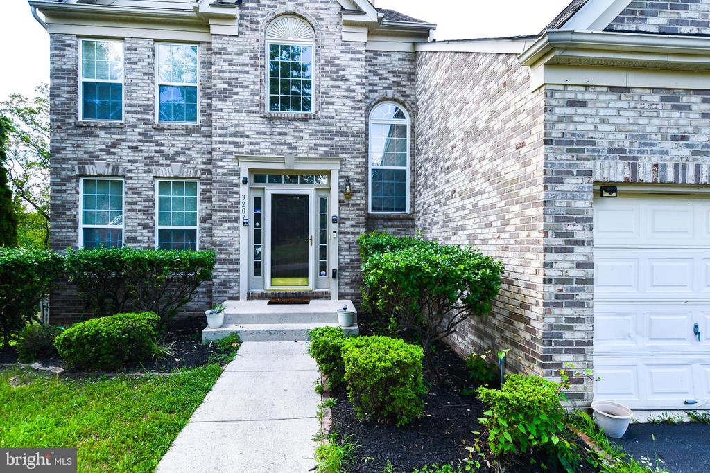 3207 Valley Forest Dr