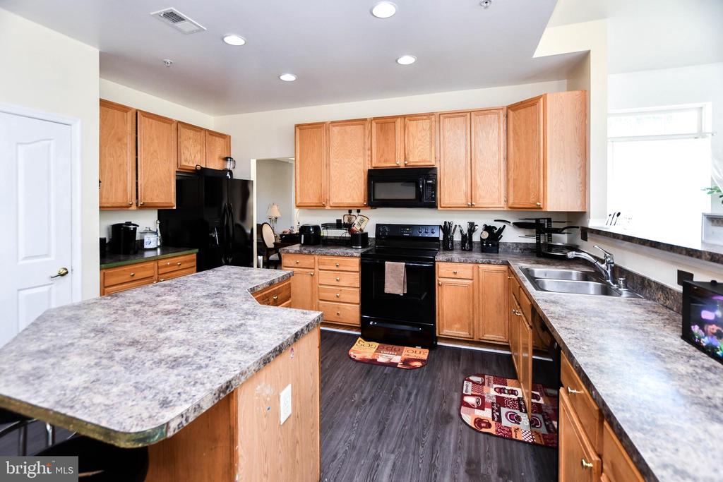 3207 Valley Forest Dr