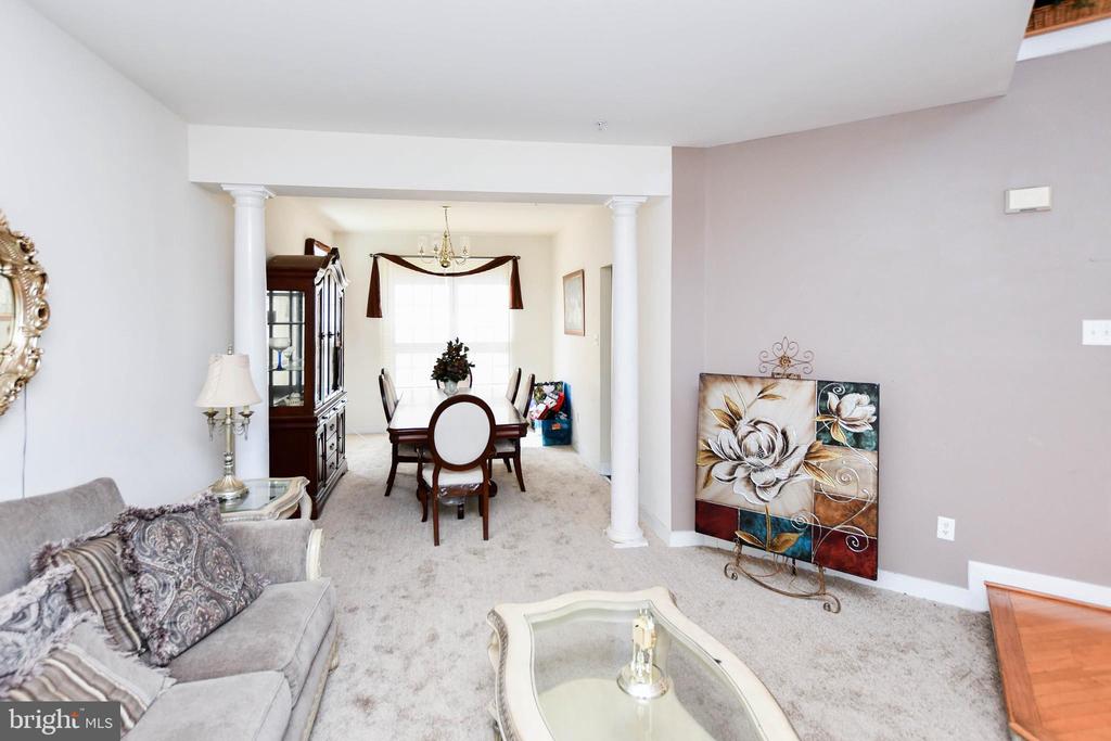 3207 Valley Forest Dr