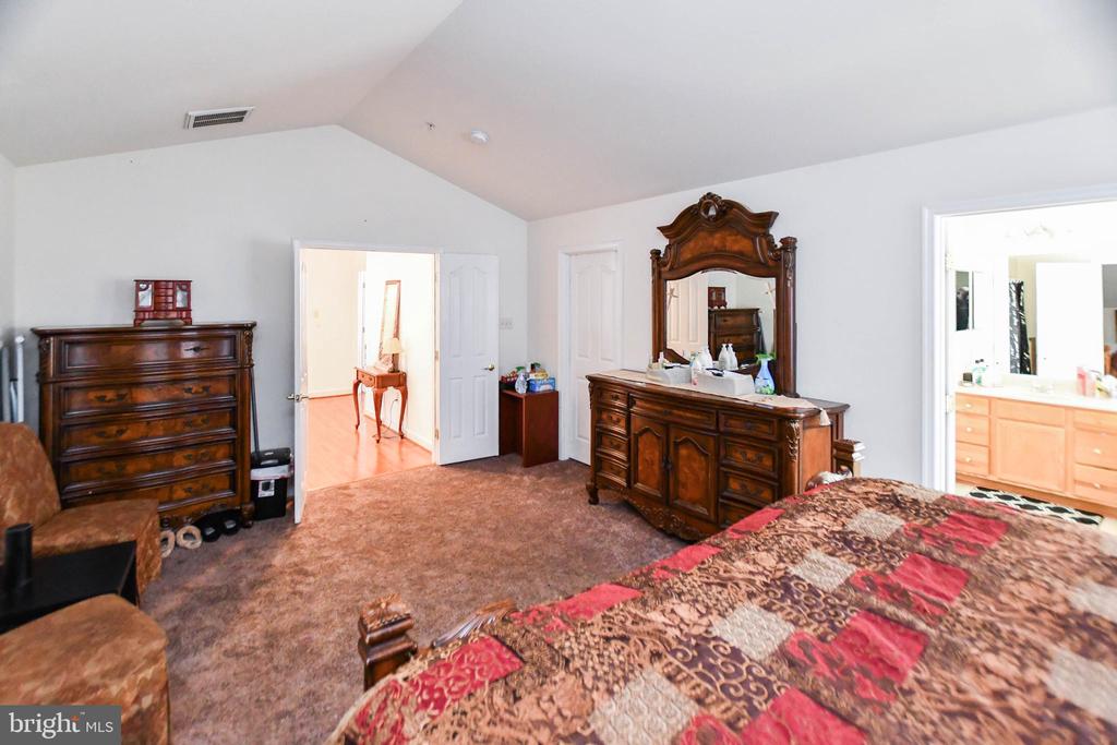 3207 Valley Forest Dr