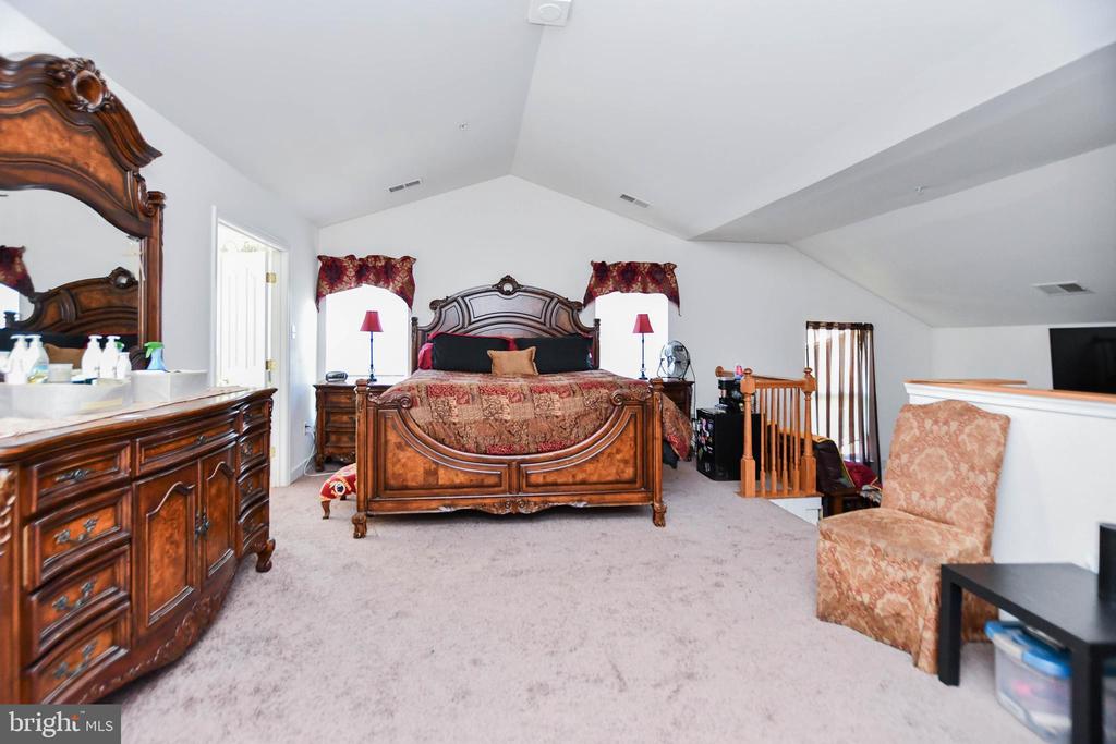 3207 Valley Forest Dr